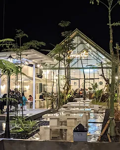 Soewatu resto & cafe - Foto 4