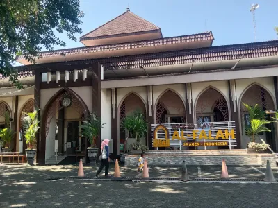 Masjid Agung Al-Falah